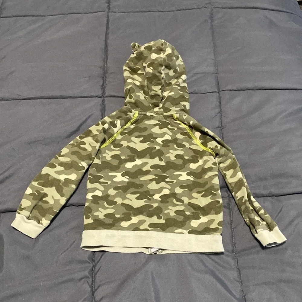 2T Camo Zip Up Hoodie